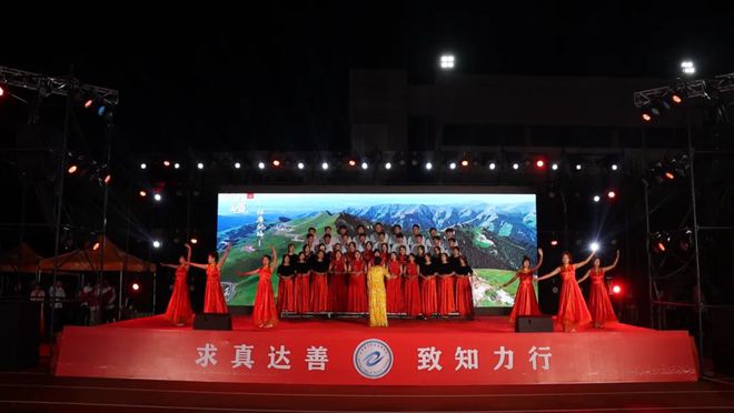 新同学你好！山东电子职业技术学院举办2023年迎新晚会(图8)