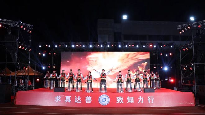 新同学你好！山东电子职业技术学院举办2023年迎新晚会(图7)