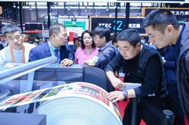 方正电子新品2023全印展首发方正桀鹰P6600CHD-33高清彩色喷墨轮转印刷机精彩亮相(图7)