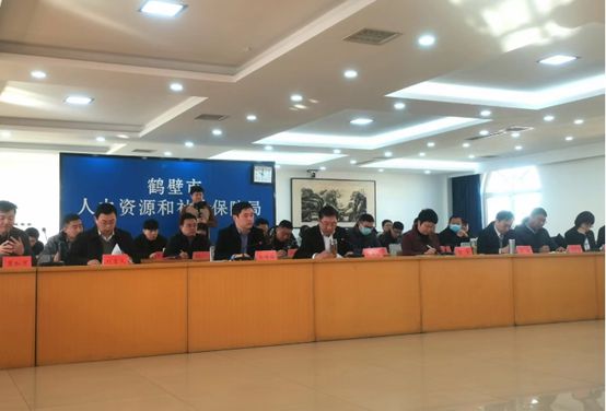 鹤壁能源化工职业学院与鹤壁市重点企业举行合作签约仪式(图4)